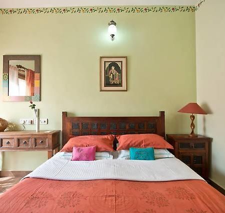 Chhoti Haveli Bed & Breakfast New Delhi Ngoại thất bức ảnh